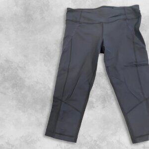 Lululemon Capri Leggings Streamlined Mid-Waist Moisture Wicking Black Women's 6